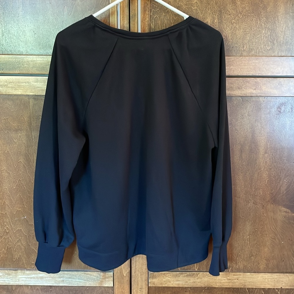 Old Navy Black Women's Sweatshirt - Picture 6 of 6